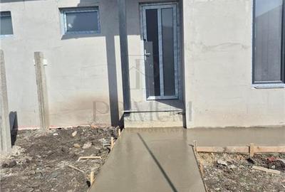 Duplex cu 3 camere cu Canalizare în Moșnița Nouă - 4
