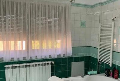Vand sau schimb casa px1.zona centrala - 2