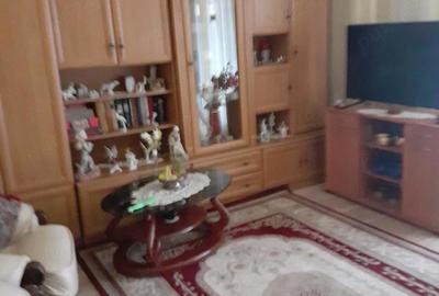 Apartament cu 3 camere decomandat în Pantelimon