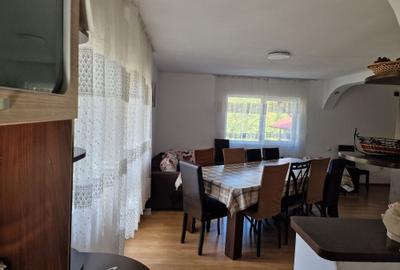 Casă cu 4 camere în Rucăr - 7