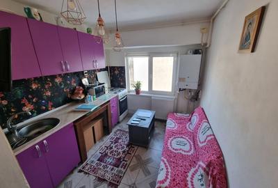 Apartament decomandat zona CET - 3