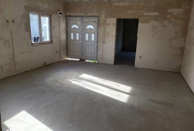Casă cu Teren 200 Mp în Lumina - 3