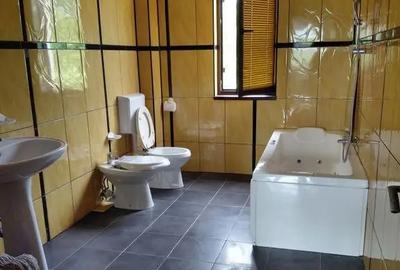 Casă cu 4 camere cu Teren 522 Mp în Central - 8