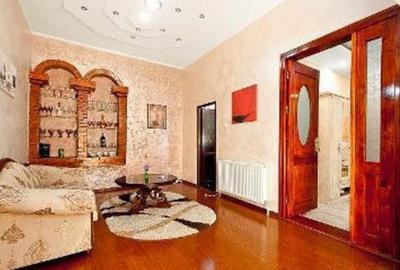 Casa P+1E si teren 370 mp, singur in curte - Piata Centrala - 21