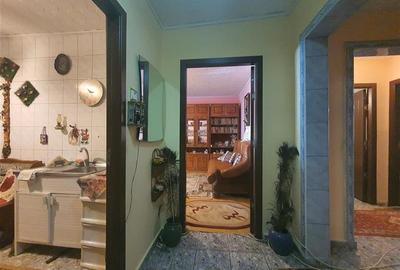 Apartament cu 3 camere decomandat, mobilat în Republicii - 2
