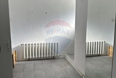 Spațiu comercial, de 214 mp, în Central - 5