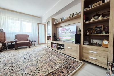 Apartament cu 4 camere decomandat în Casa de Cultură - 1