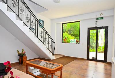 Complex turistic,afacere la cheie,3 vile, teren 7.700 mp,pan - 15