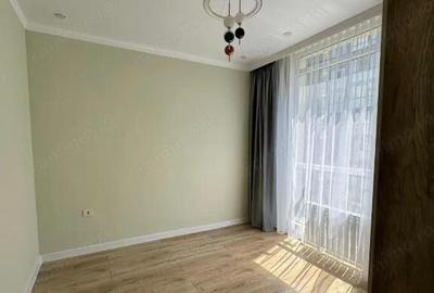 Apartament cu 2 camere decomandat în P-ța Victoriei