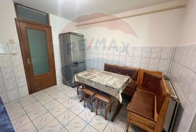 Apartament cu 3 camere de inchiriat - 4