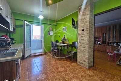 Apartament cu 2 camere decomandat în Lotus