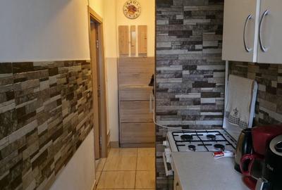 Apartament cu 2 camere semidecomandat în Florilor