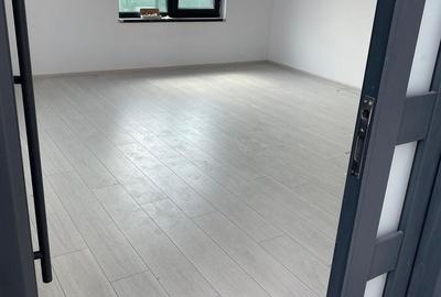 Apartament cu 3 camere decomandat în Berceni - 11