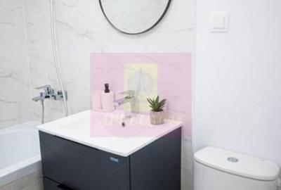 Apartament cu 3 camere semidecomandat în 13 Septembrie