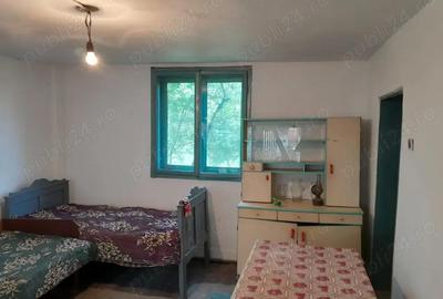 Casă cu 5 camere cu Teren 2200 Mp în Cusuiuș - 2