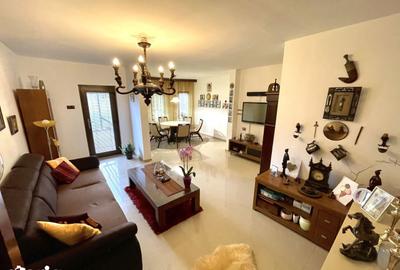 Casă cu 6 camere cu Teren 1629 Mp în Plopu - 2