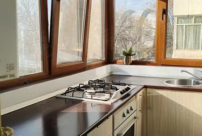 Inchiriez apartament cu 2 camere decomandat etaj 1 - 4