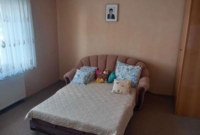 Casă cu 4 camere în Central - 2