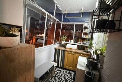 Apartament cu 2 camere decomandat în Soarelui