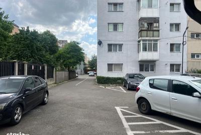 Apartament cu 2 camere semidecomandat în Micro 4 - 6