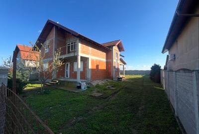 Casă cu 4 camere în Orțișoara - 3