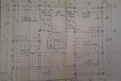 Casă cu 4 camere în Central - 2