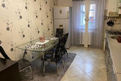 Apartament cu 3 camere decomandat în Turnișor - 2