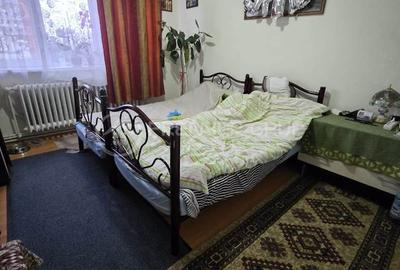 Apartament cu 2 camere semidecomandat în Podu Roș