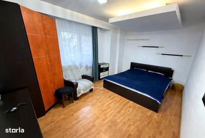 Apartament cu 3 camere decomandat, mobilat în Gară
