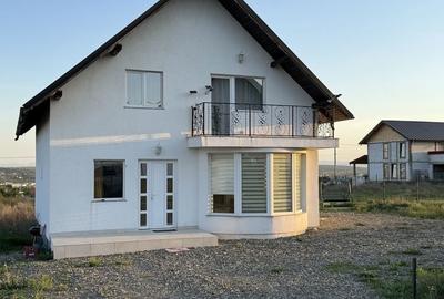 Casă cu 4 camere cu Teren 600 Mp în Șcheia - 2