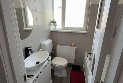 Apartament cu 3 camere decomandat în Rahova - 2