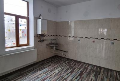 Cladire cu etaj pretabila afacere - 10