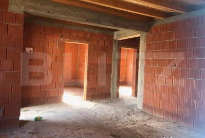 Casă cu 4 camere cu Teren 1657 Mp în Viile Satu Mare - 6
