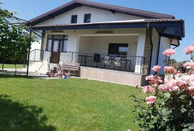 Casa de vanzare parter plus mansarda - 1
