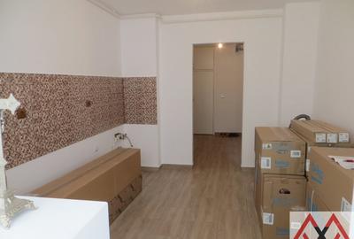Apartament cu 4 camere semidecomandat în Berceni - 6