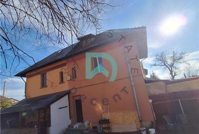 Casă cu 2 camere cu Teren 300 Mp în Craiter