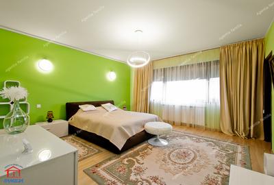 Multe camere Apartment pe bld. Cosbuc la bloc Colibri 1 - 10