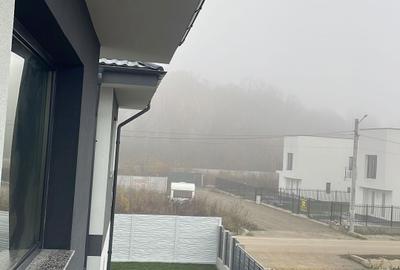 Casă cu 4 camere în Corbeanca