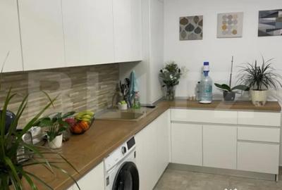 Apartament cu 3 camere semidecomandat în Micro 5 - 2