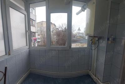 Apartament cu 3 camere decomandat în Micro 21 - 9