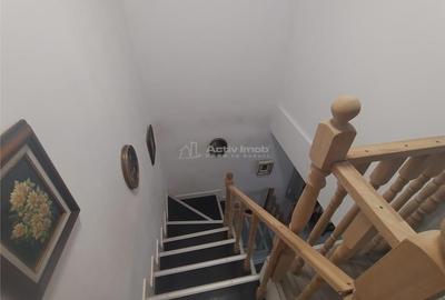 Petrosnita, Casa la Curte cu Garaj si Teren de 900 Mp - 13