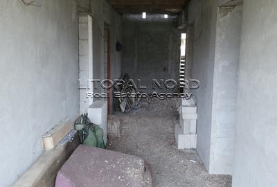 Casă individuală cu 6 camere cu Canalizare în Valu lui Traian - 4