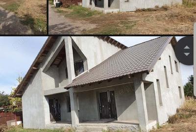 Casă cu 4 camere cu Teren 500 Mp în Central