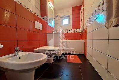 Apartament cu 3 camere, 80 mp utili, Boul Rosu - 2