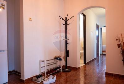 Vânzare apartament 3 camere, decomandat, zona Rahova - 2