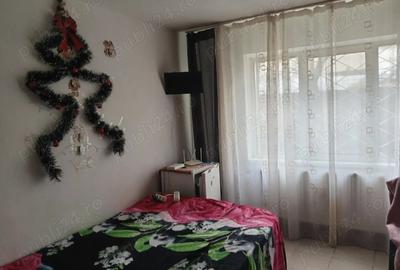 Inchiriez garsoniera zona Nicolina pret 1000 Lei luna - 1