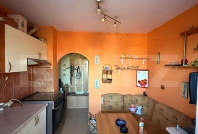 Apartament cu 2 camere semidecomandat în Micro 4 - 8