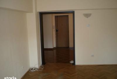 Apartament cu 3 camere decomandat în Decebal - 1