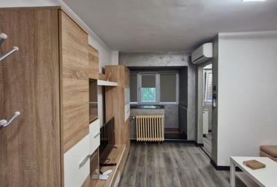 Garsonieră decomandată, mobilată în Titan - 5