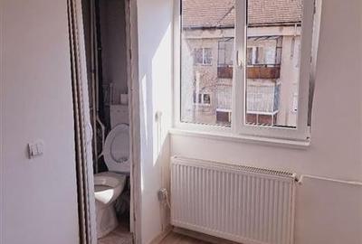 Garsoniera recent renovata